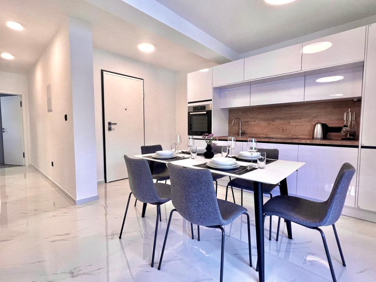 White Pearl Apartments - New Grebastica Exterior photo