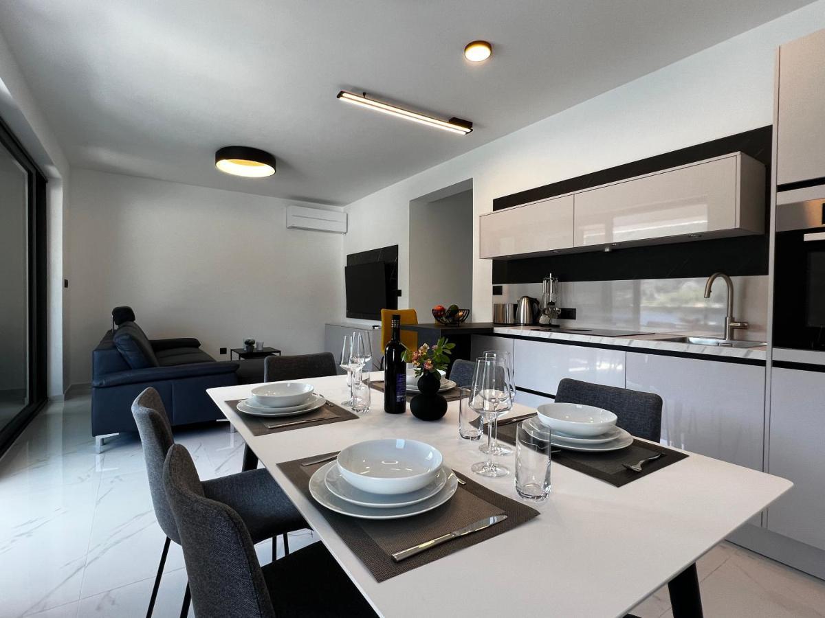 White Pearl Apartments - New Grebastica Exterior photo