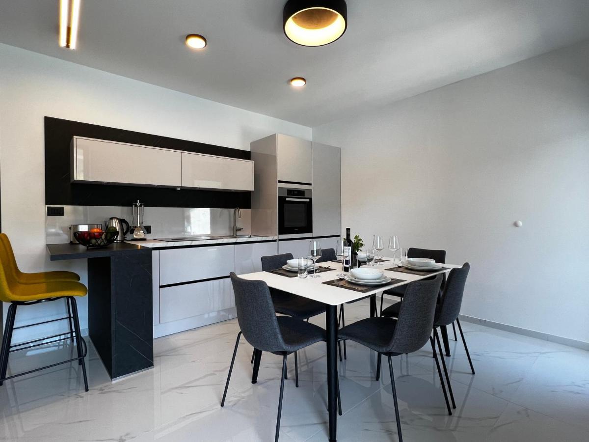 White Pearl Apartments - New Grebastica Exterior photo